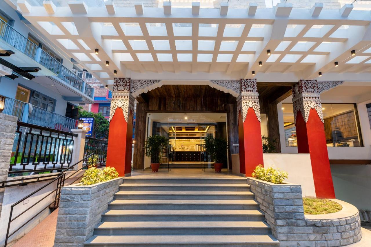 Hotel Lo Mustang カトマンズ エクステリア 写真