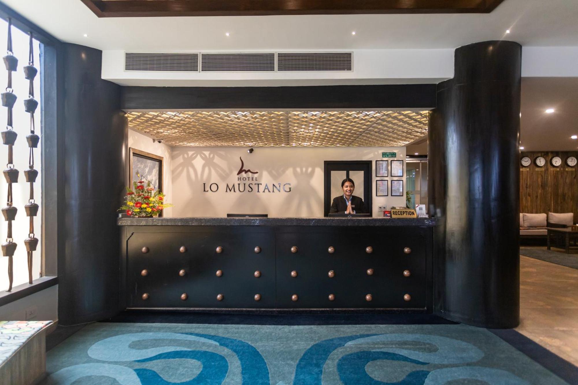 Hotel Lo Mustang カトマンズ エクステリア 写真