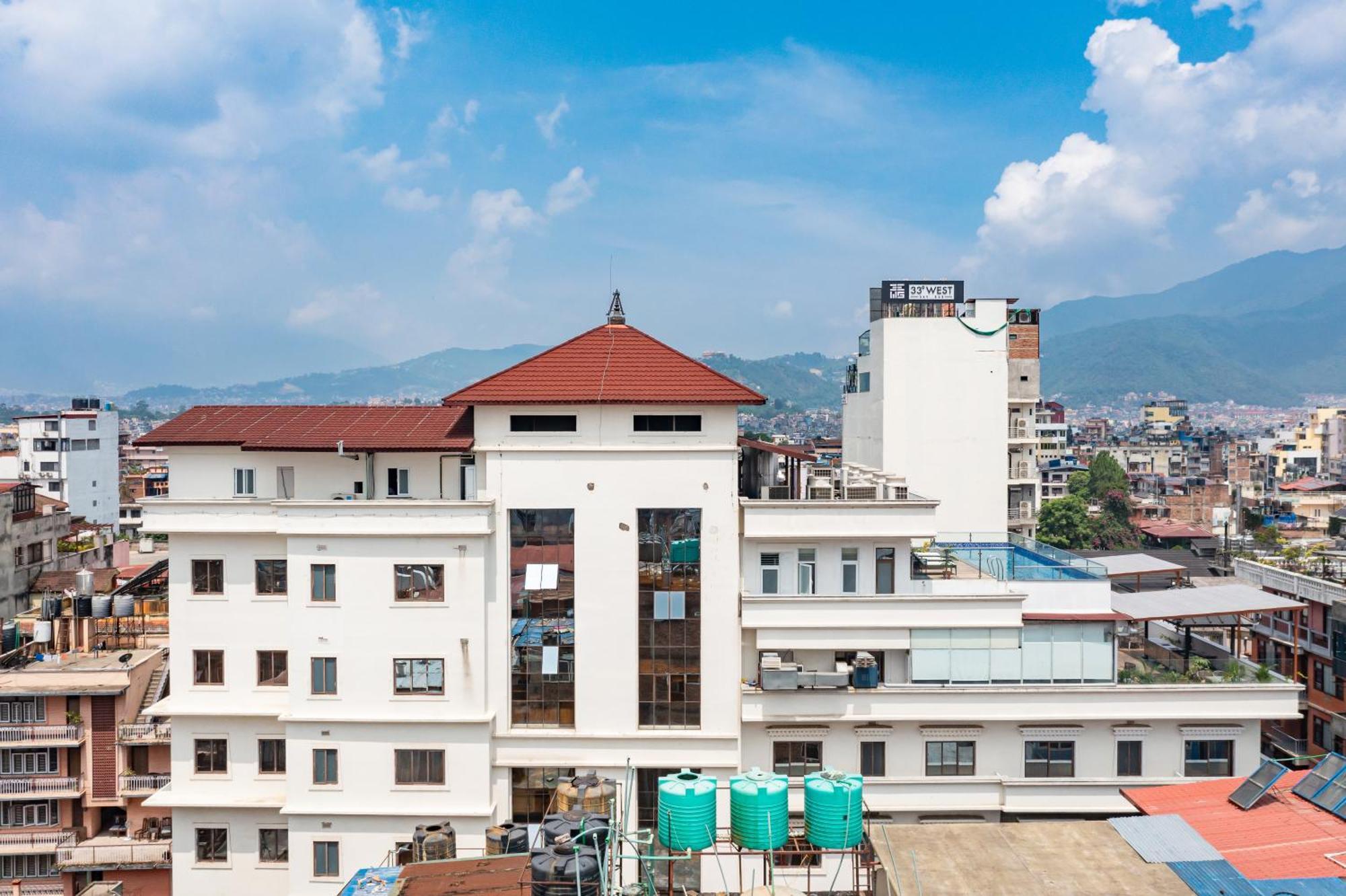 Hotel Lo Mustang カトマンズ エクステリア 写真