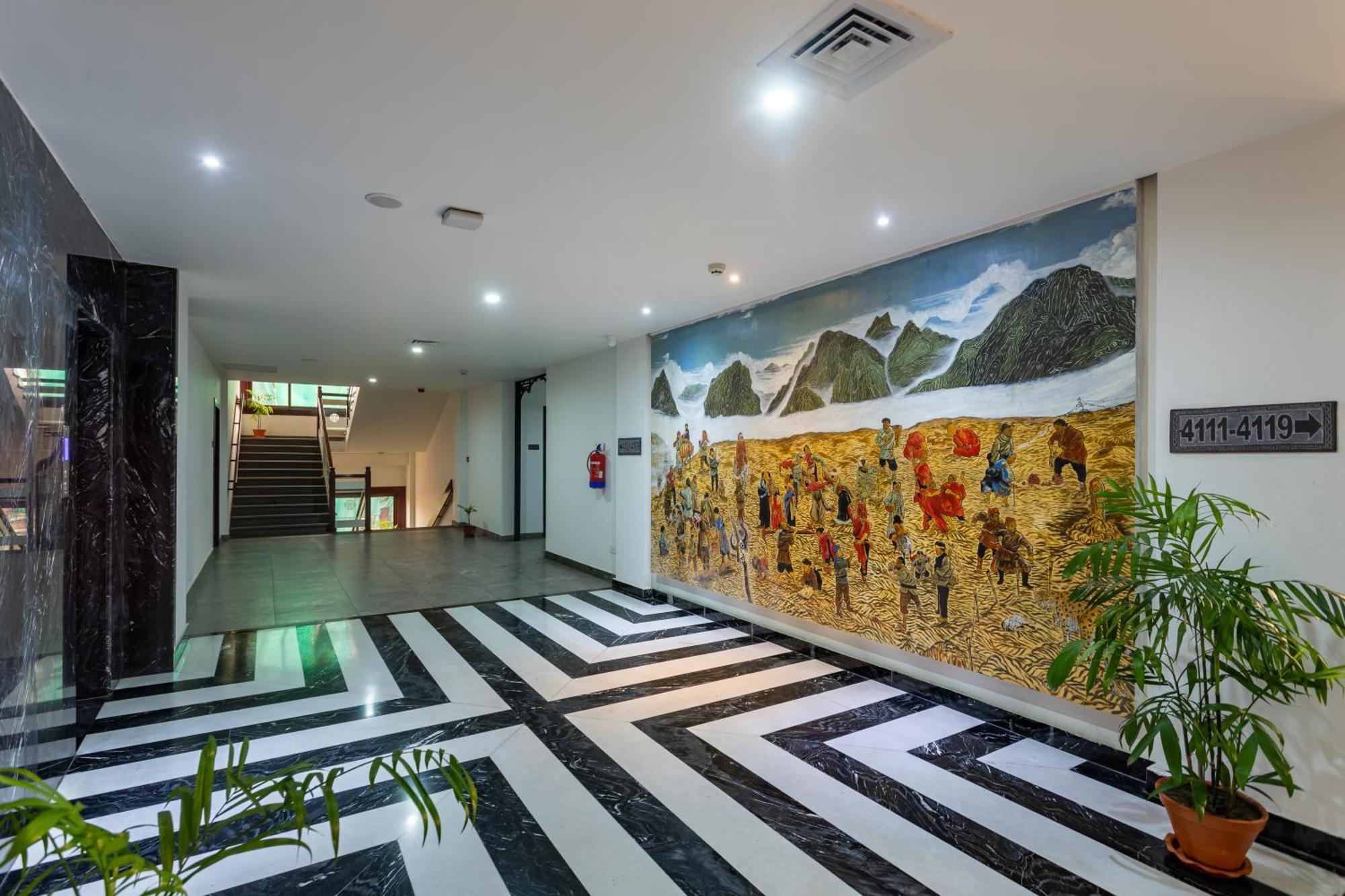 Hotel Lo Mustang カトマンズ エクステリア 写真