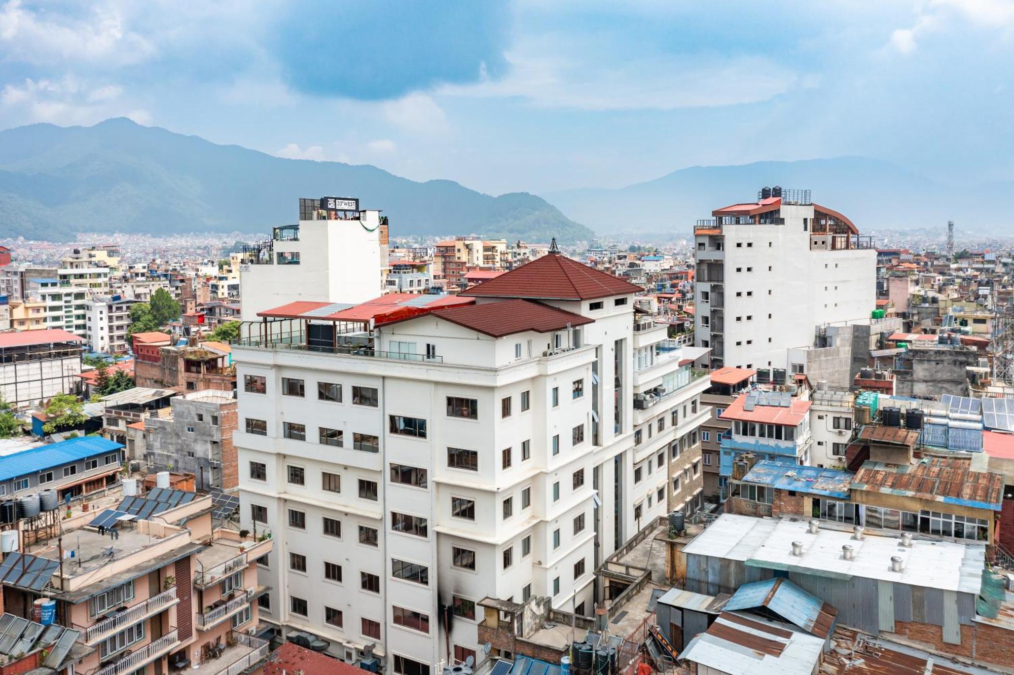 Hotel Lo Mustang カトマンズ エクステリア 写真