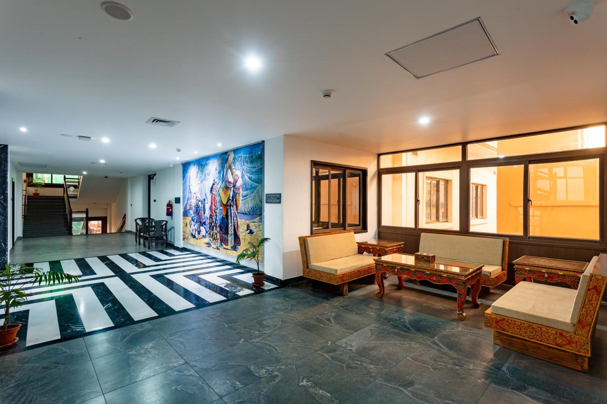 Hotel Lo Mustang カトマンズ エクステリア 写真